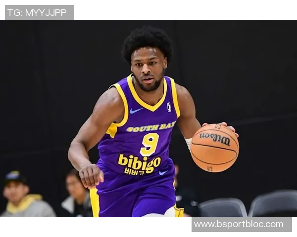 杨毅点评詹姆斯建功无数布朗尼在NBA面临巨大挑战