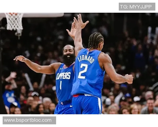 莱昂纳德重返赛场快船官方宣布他结束连续缺席的十场比赛