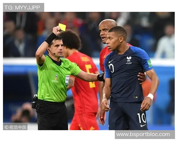 姆巴佩因裁判第98分钟吹哨不满上前理论遭黄牌处罚引发争议