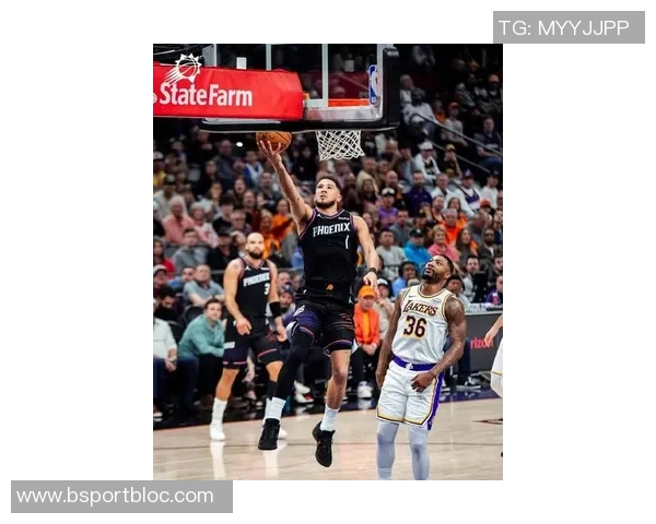 布克生涯30分以上比赛达到223场追平伯德距离前30仅差4场 布克生涯30分以上比赛达到223场追平伯德距离前30仅差4场