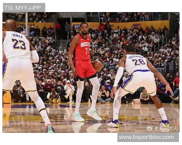 火箭队即将开启六场客场之旅挑战掘金快船与湖人能否取得佳绩