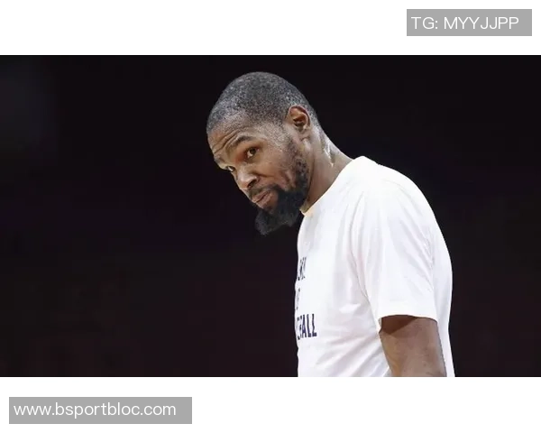 杜兰特强调沟通在逆转胜利中的关键作用与球队团结的重要性